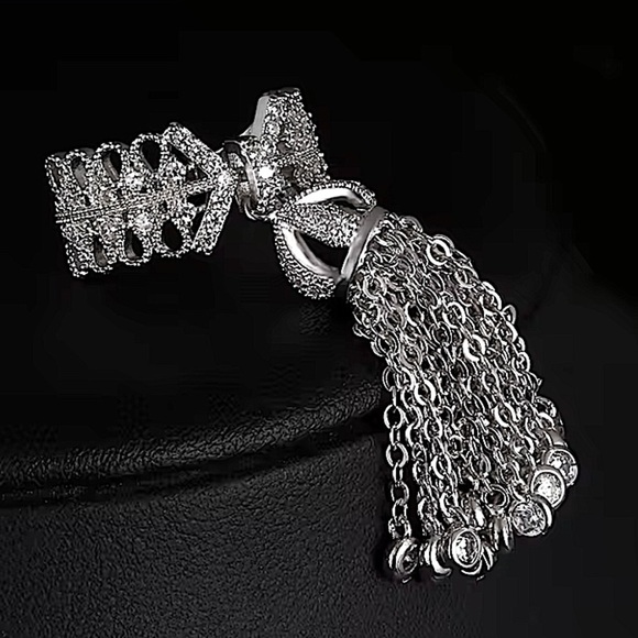WHITE GOLD PLATED TASSEL STATEMENT RING CROWN - Picture 15 of 16